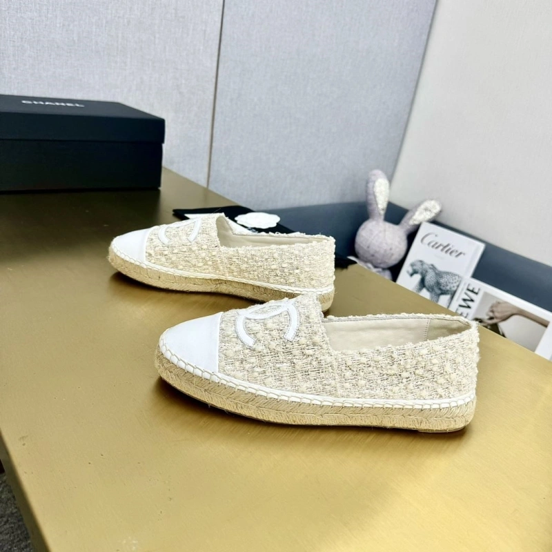 Stylish Chxnxl Flat Shoes 131684