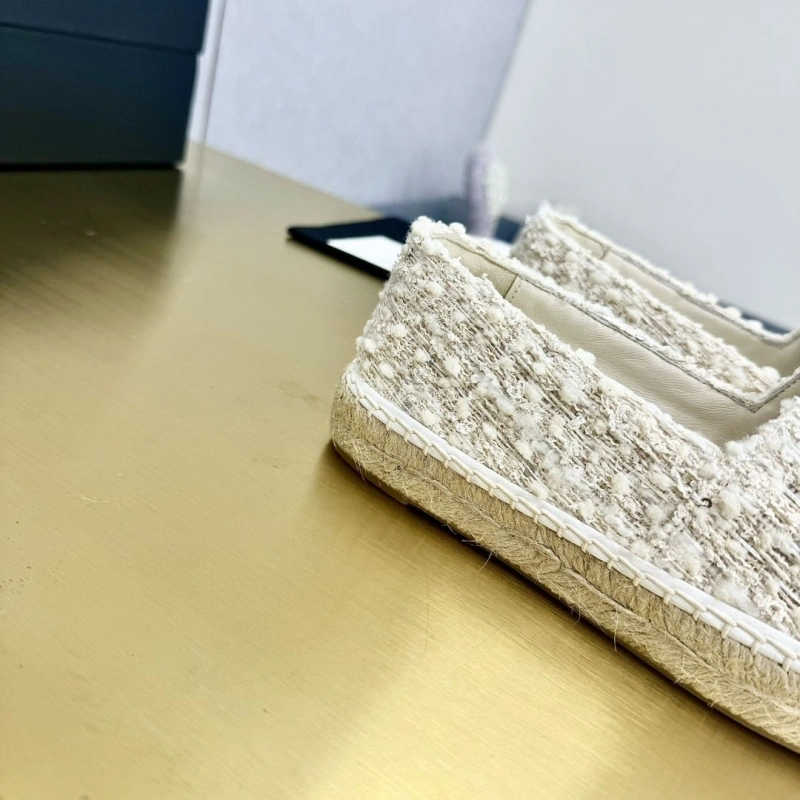 Stylish Chxnxl Flat Shoes 131684