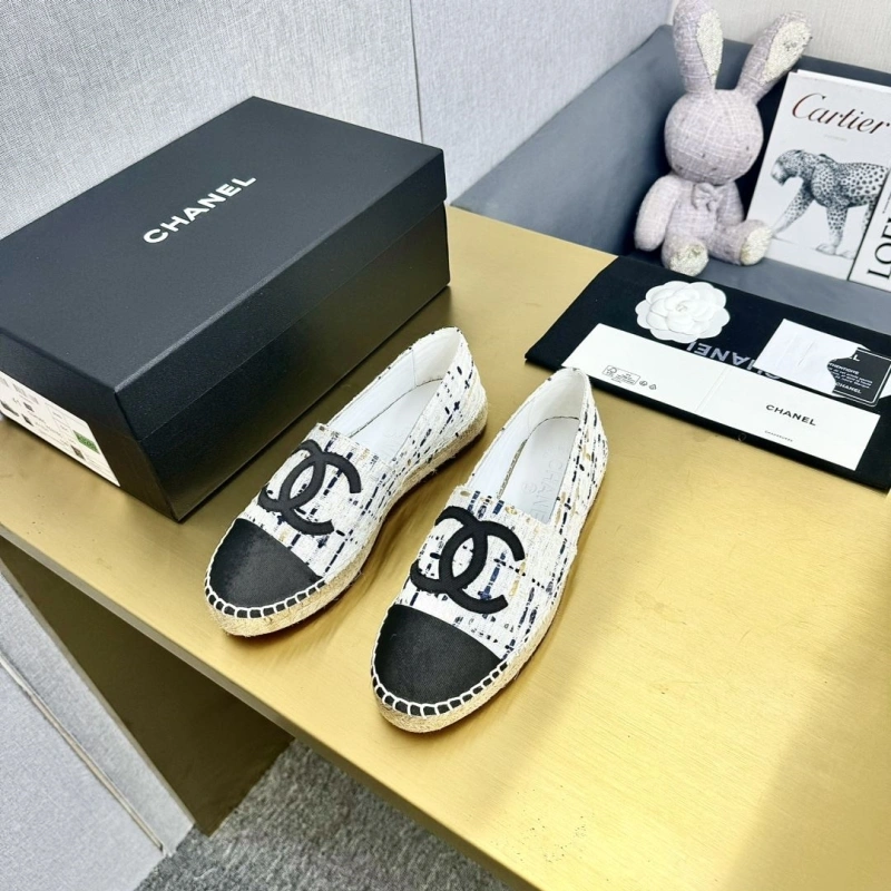 Sleek Chxnxl Flat Shoes 131680