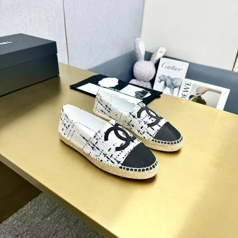 Sleek Chxnxl Flat Shoes 131680