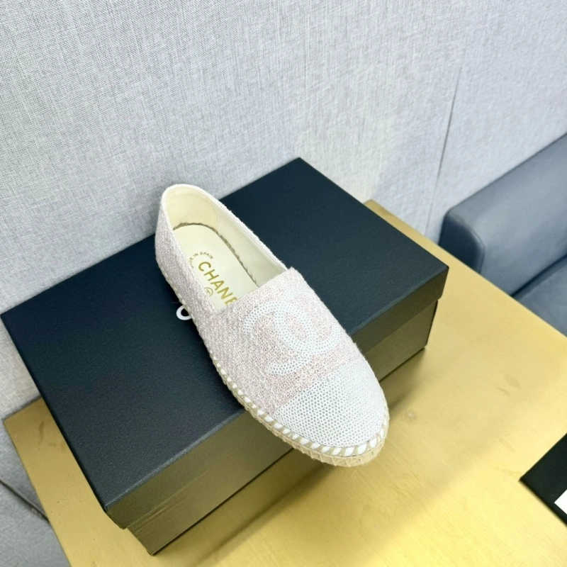 Resilient Chxnxl Flat Shoes 131673