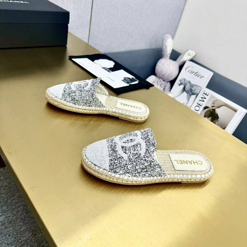 Reliable Chxnxl Slippers 130351