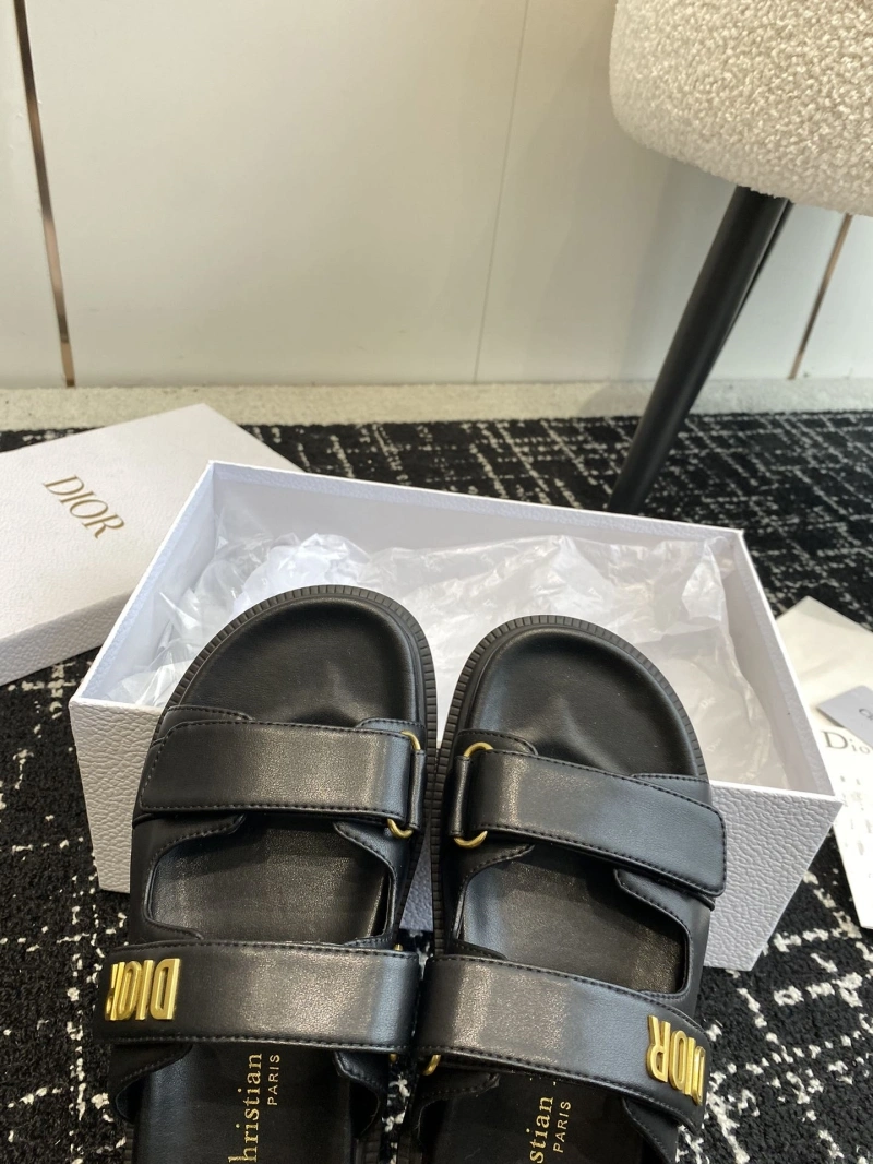 Reliable Chxnxl Slippers 130372