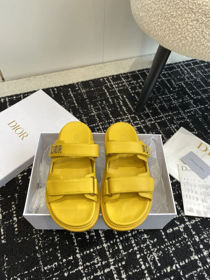 ModernLook Chxnxl Slippers 130357