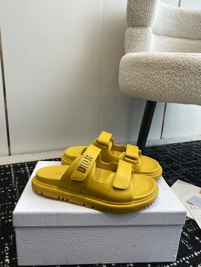 ModernLook Chxnxl Slippers 130357