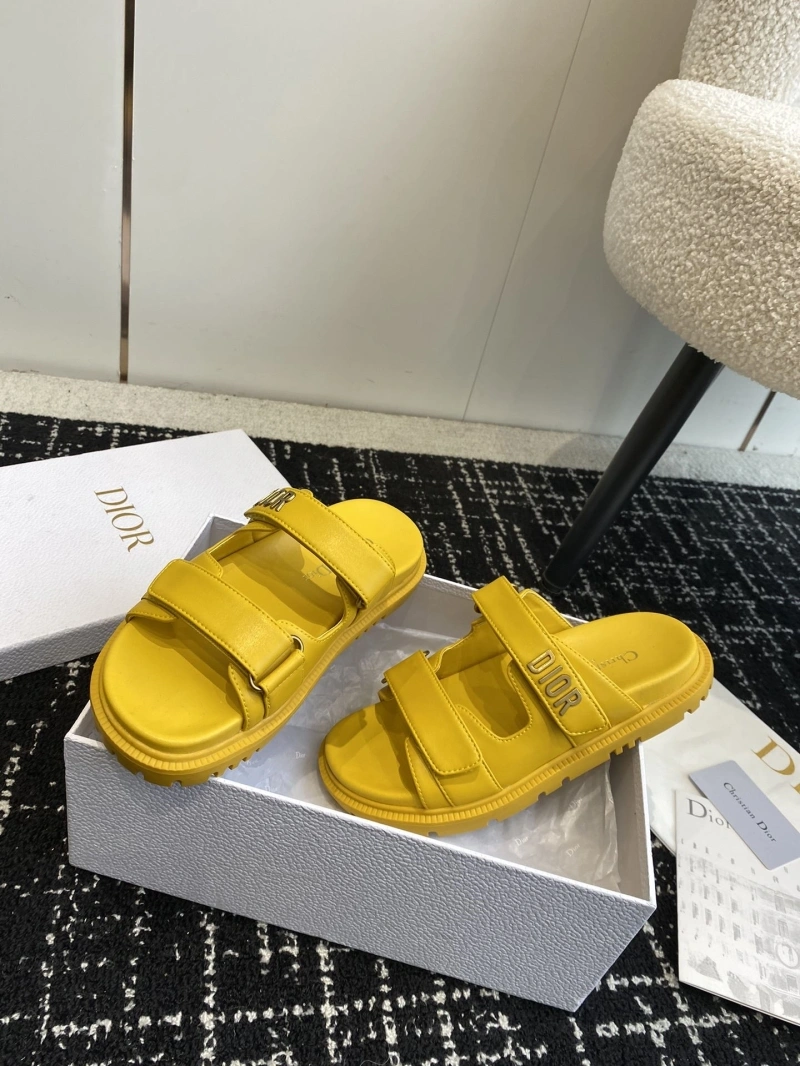 ModernLook Chxnxl Slippers 130357