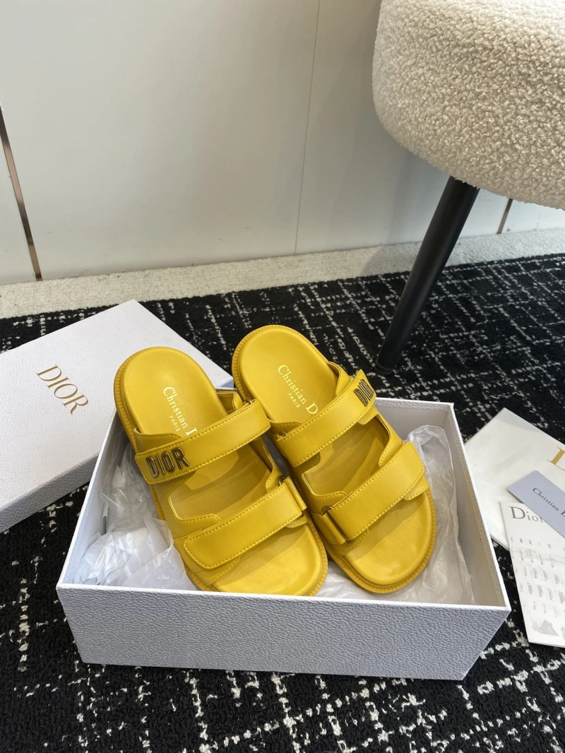 ModernLook Chxnxl Slippers 130357
