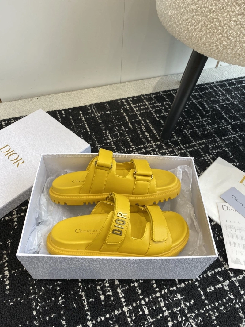 ModernLook Chxnxl Slippers 130357