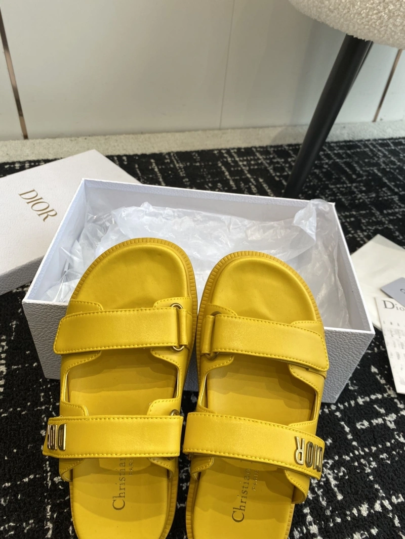 ModernLook Chxnxl Slippers 130357