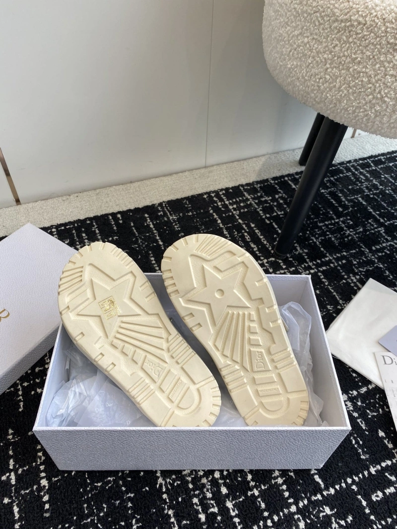 Cozy Chxnxl Slippers 130347