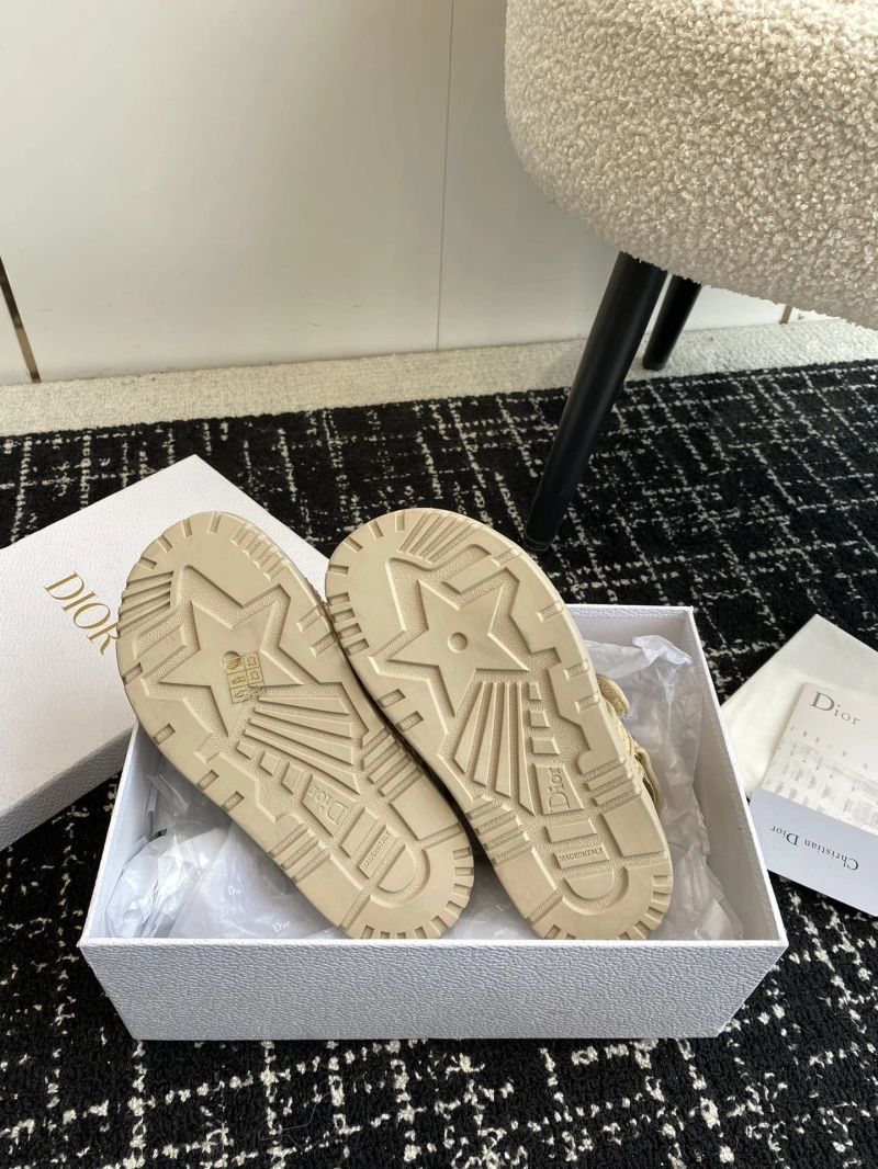 Sleek Chxnxl Sandals 130850