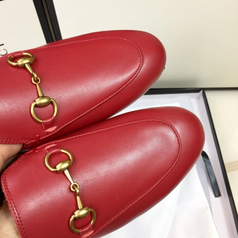 Resilient Gxccx Slippers 164779