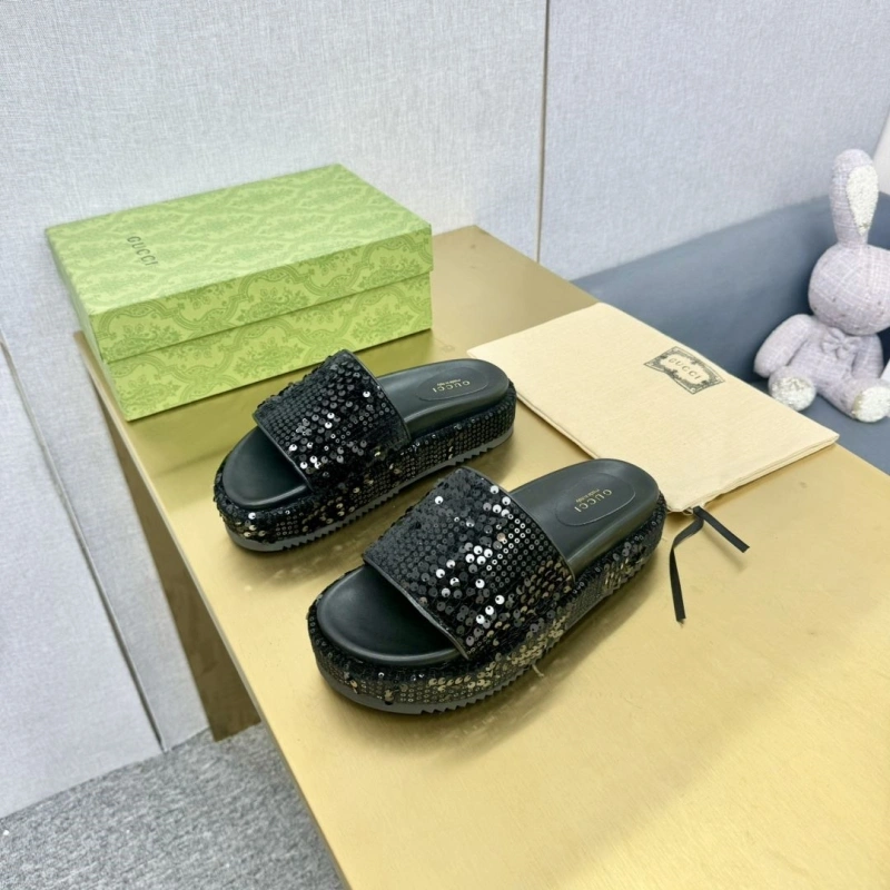 WellDesigned Gxccx Slippers 164740
