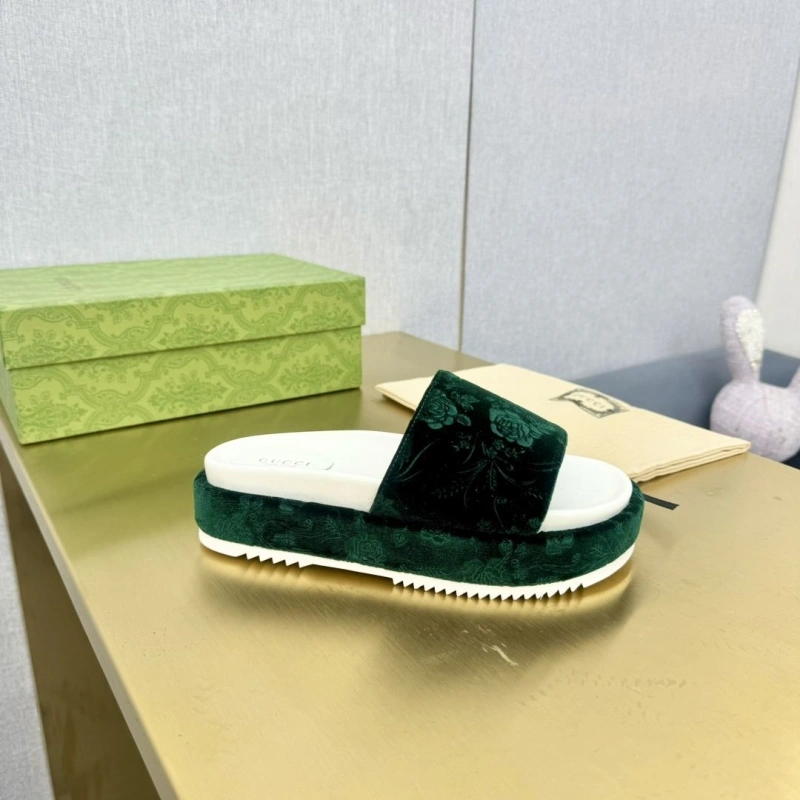 Sleek Gxccx Slippers 164737