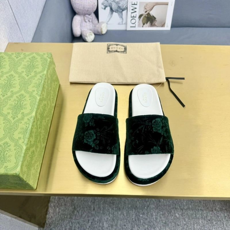 Sleek Gxccx Slippers 164737