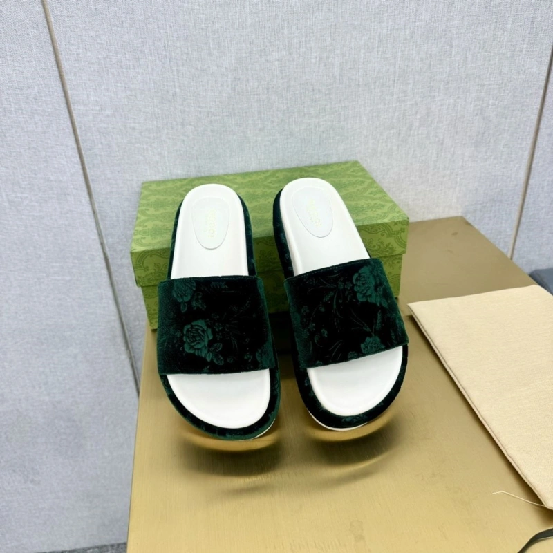 Sleek Gxccx Slippers 164737