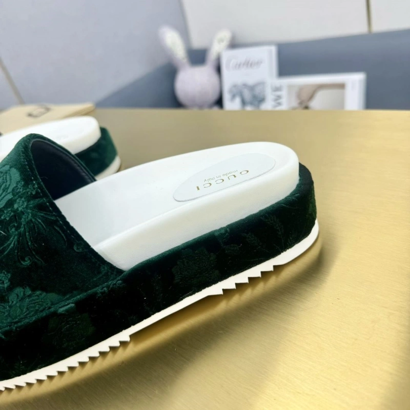 Sleek Gxccx Slippers 164737