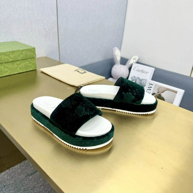 Sleek Gxccx Slippers 164737