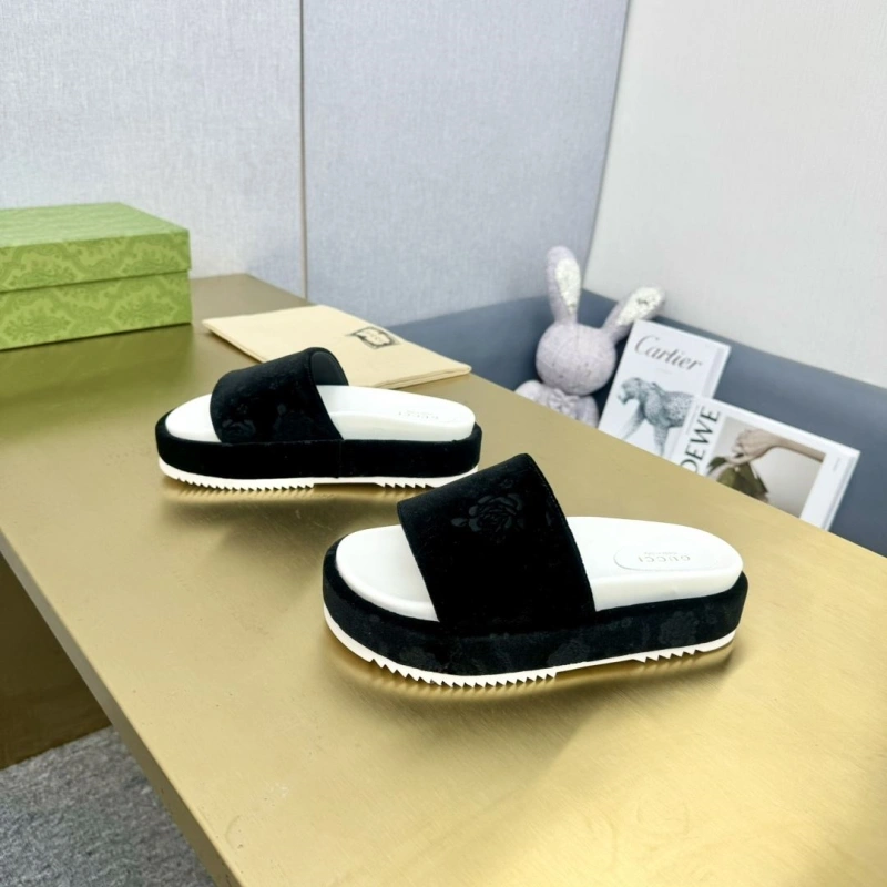 Vibrant Gxccx Slippers 164734
