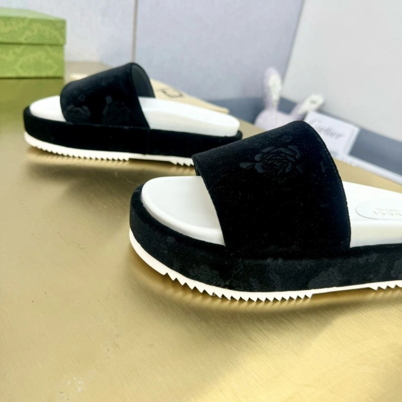 Vibrant Gxccx Slippers 164734