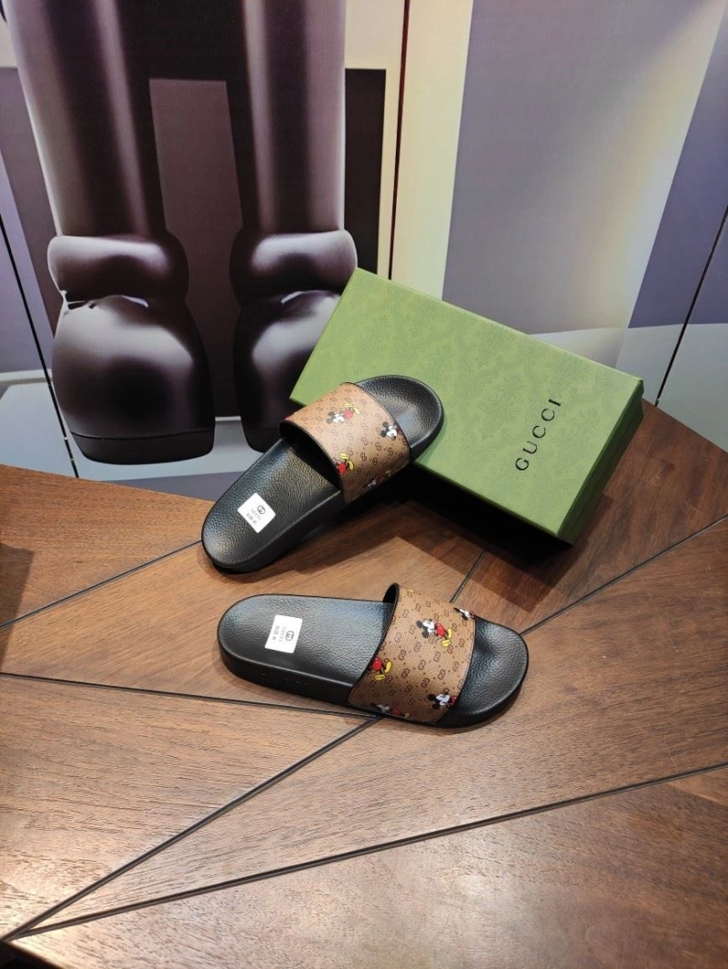 Gxccx Slippers Timeless 164709