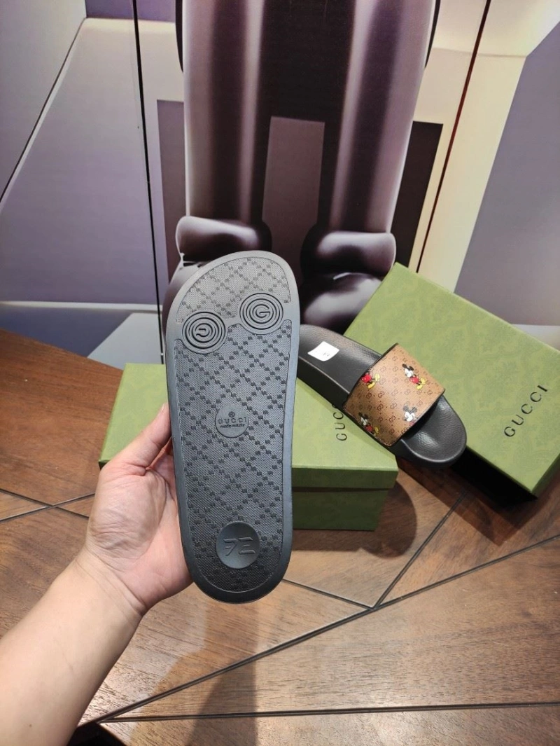 Gxccx Slippers Timeless 164709