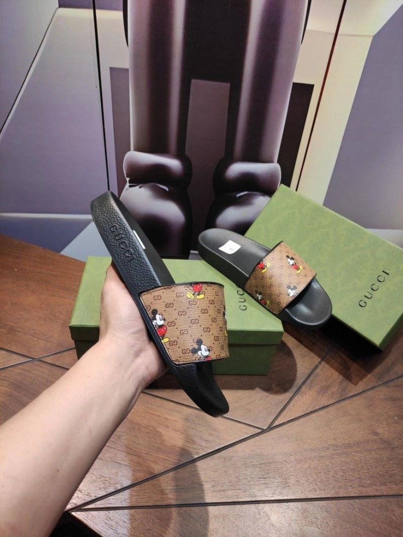 Gxccx Slippers Timeless 164709