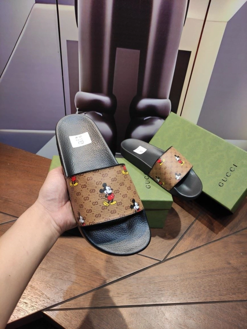 Gxccx Slippers Timeless 164709