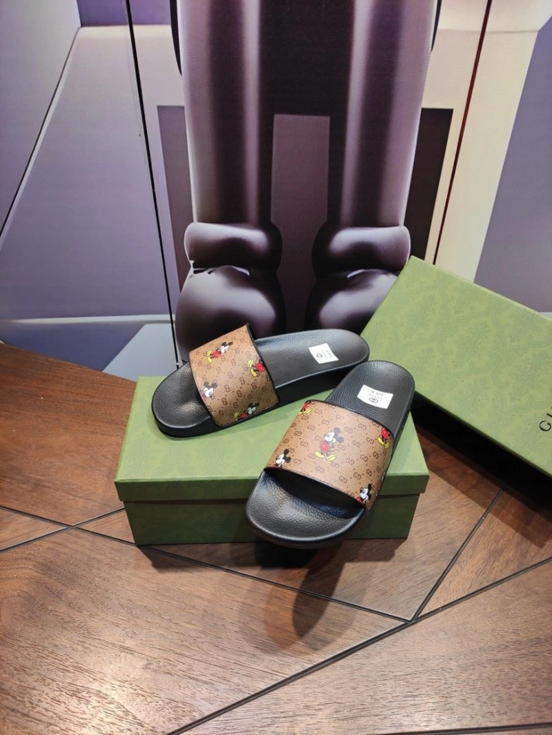 Gxccx Slippers Timeless 164709