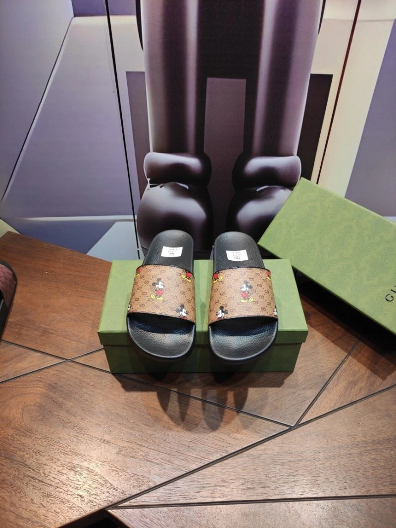 Gxccx Slippers Timeless 164709