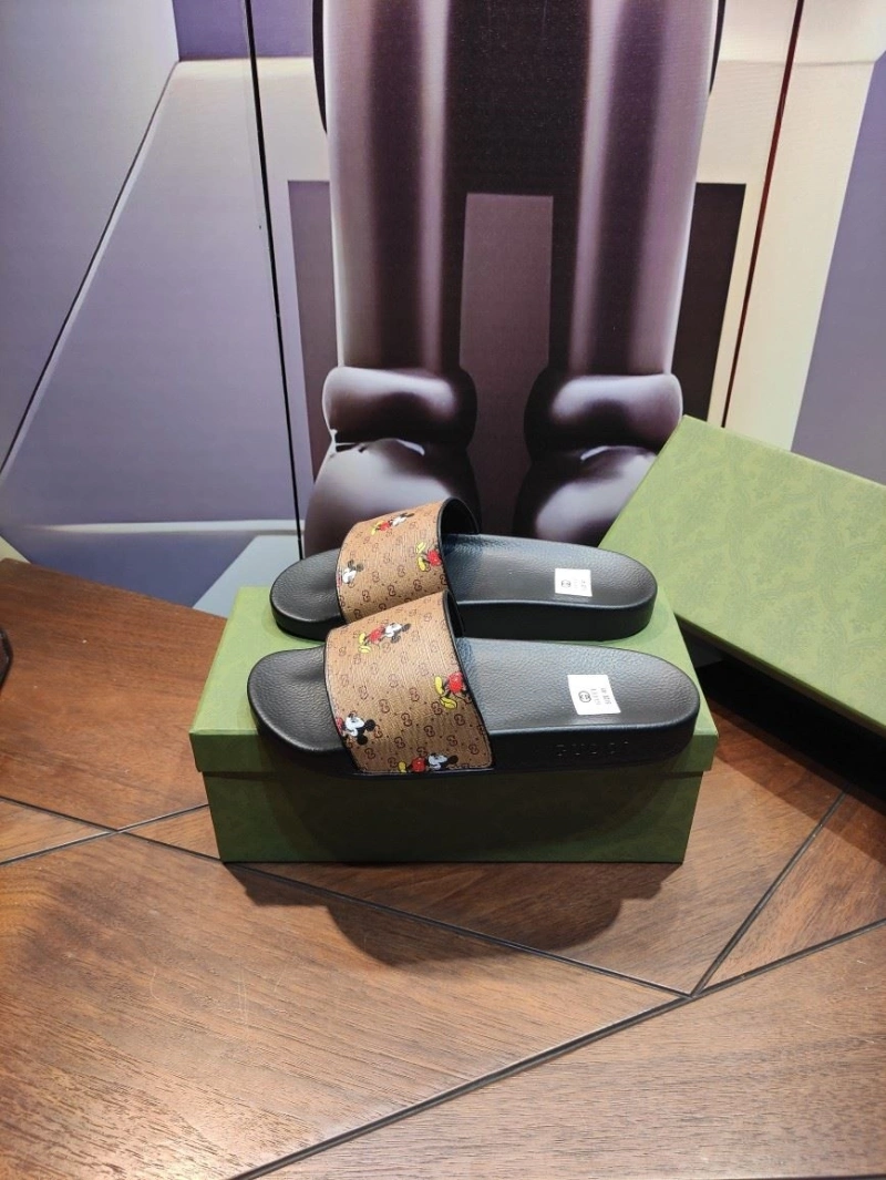 Gxccx Slippers Timeless 164709