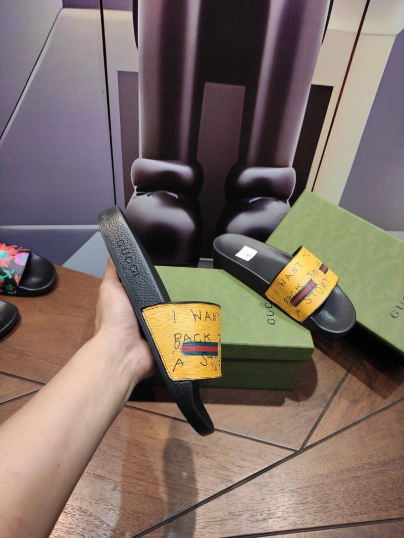 Versatile Gxccx Slippers 164716