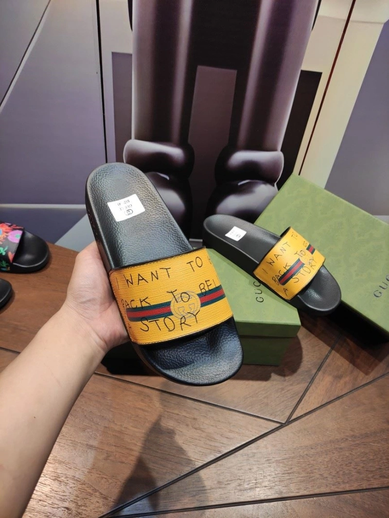 Versatile Gxccx Slippers 164716