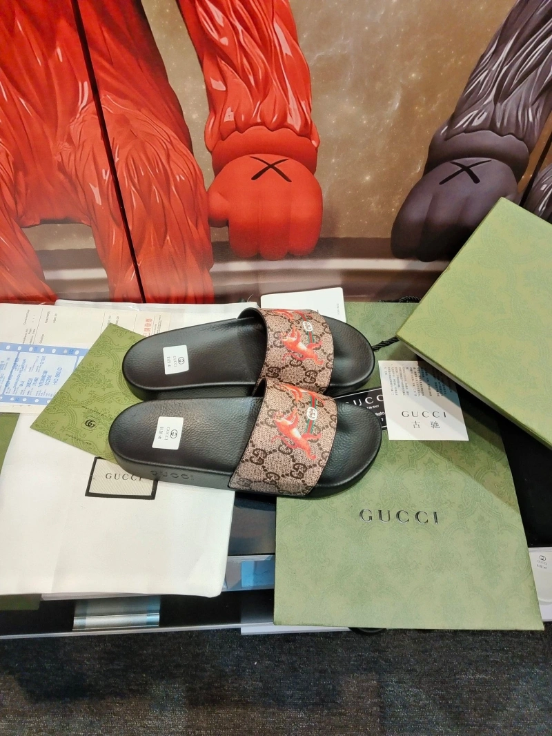 Stylish Gxccx Slippers 164698