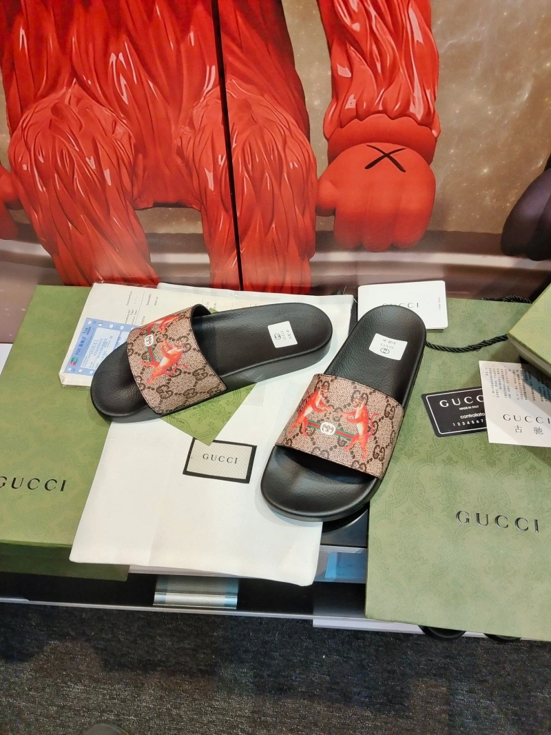 Stylish Gxccx Slippers 164698