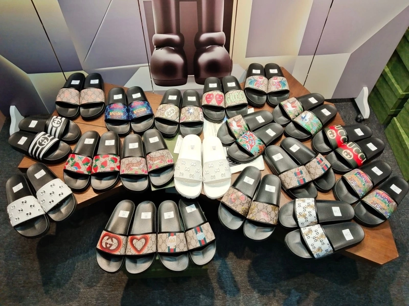 Functional Gxccx Slippers 164664