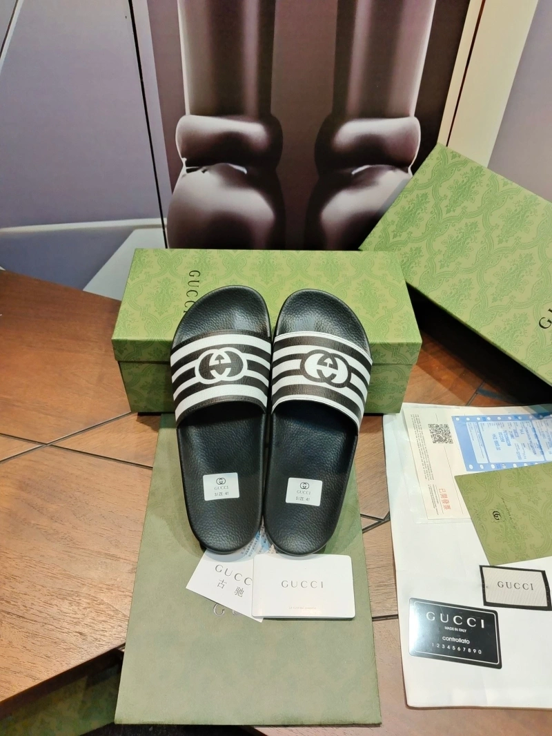 Versatile Gxccx Slippers 164674
