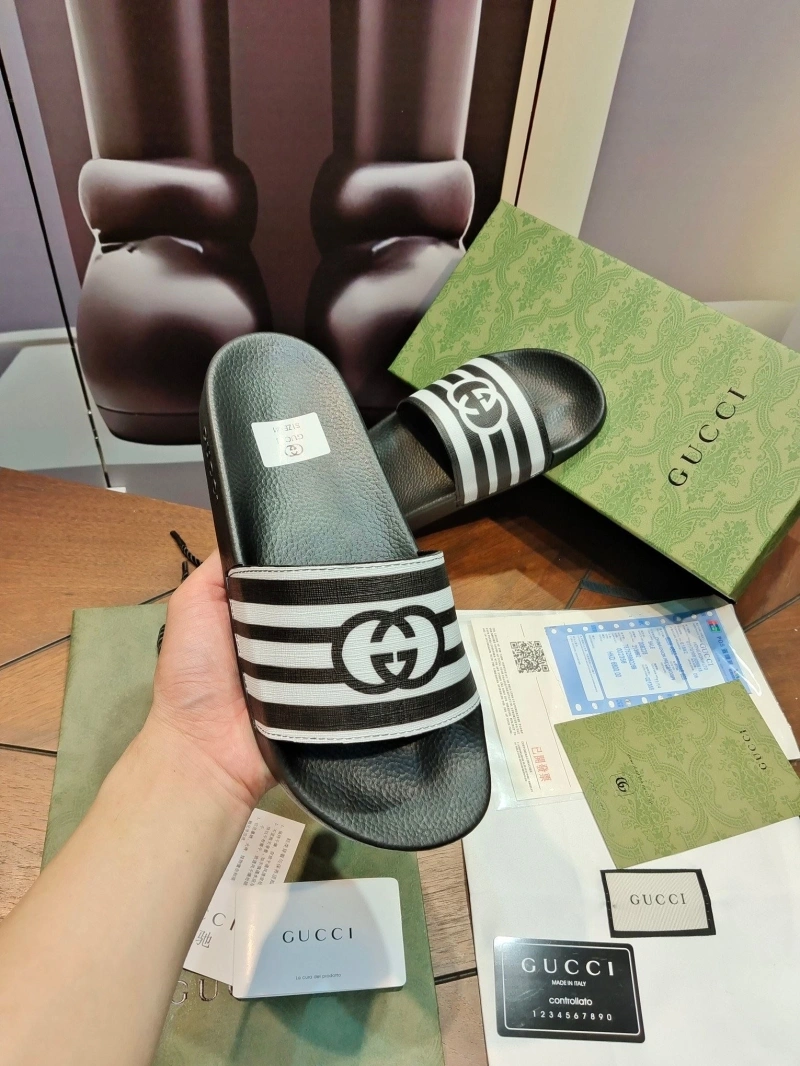 Versatile Gxccx Slippers 164674