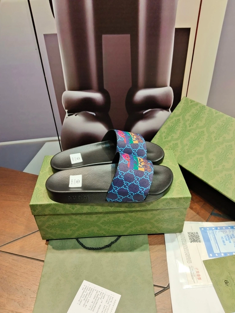 Versatile Gxccx Slippers 164669