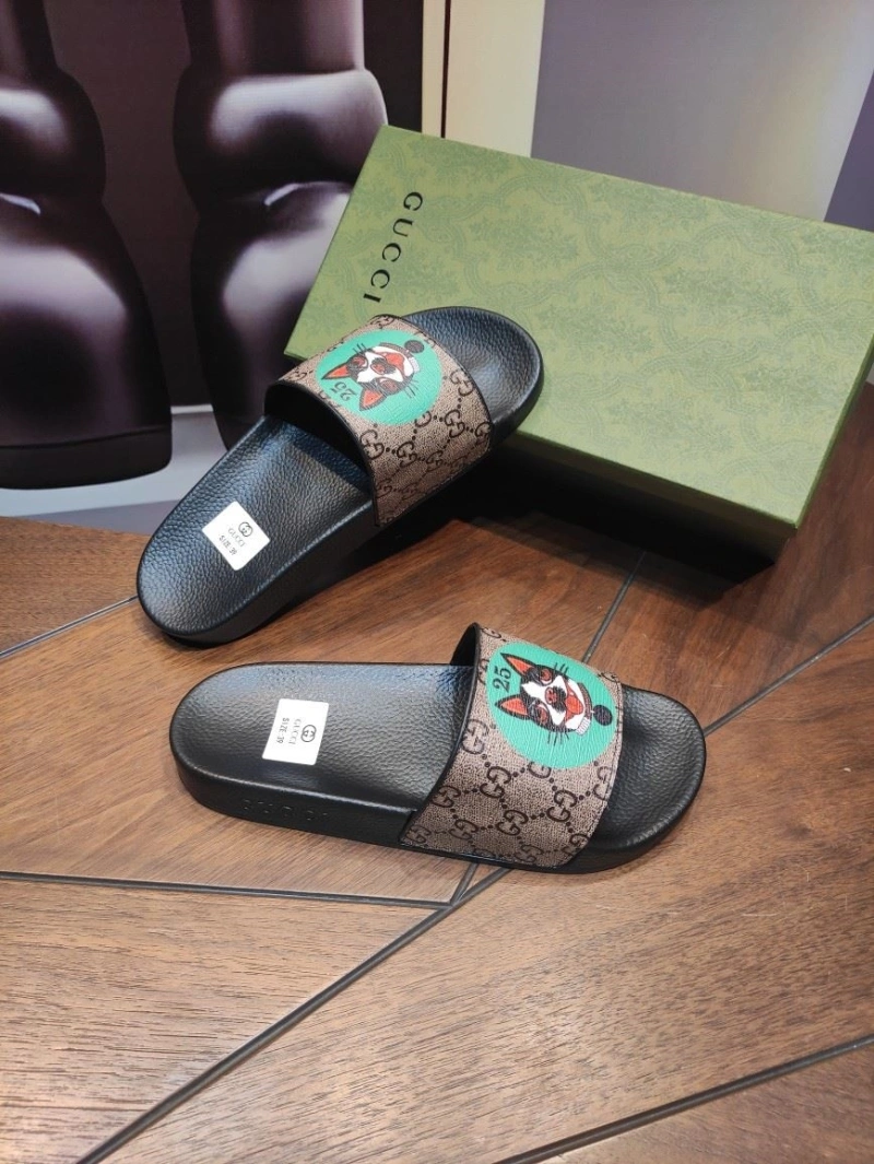 Versatile Gxccx Slippers 164628