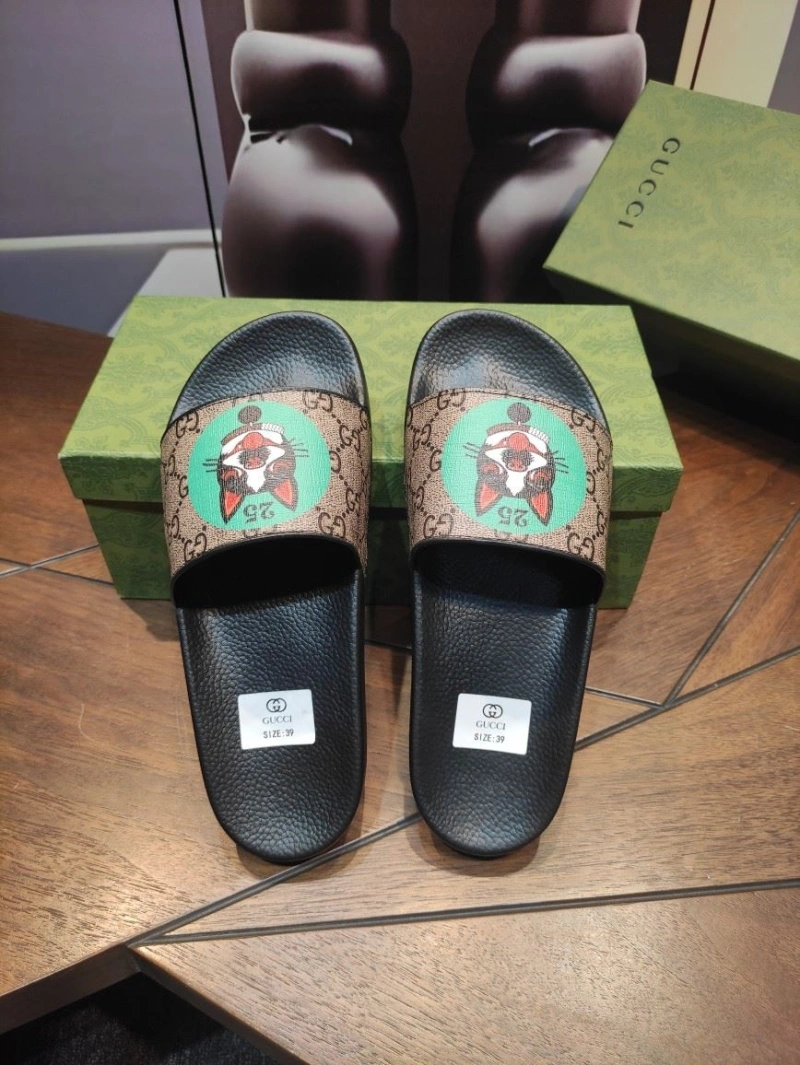 Versatile Gxccx Slippers 164628