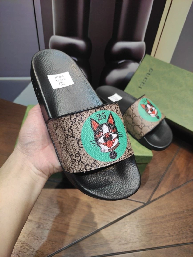 Versatile Gxccx Slippers 164628