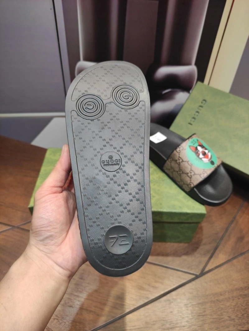 Versatile Gxccx Slippers 164628