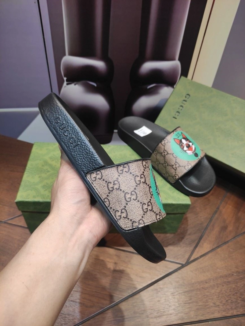 Versatile Gxccx Slippers 164628