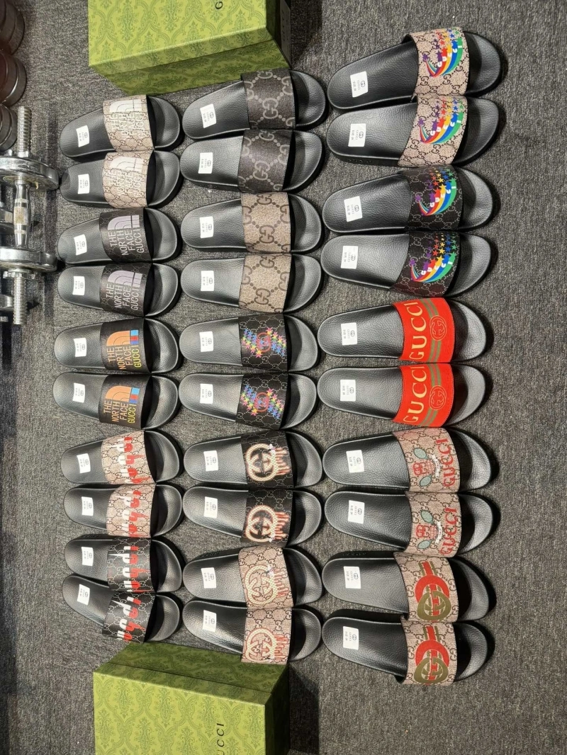 EyeCatching Gxccx Slippers 164618
