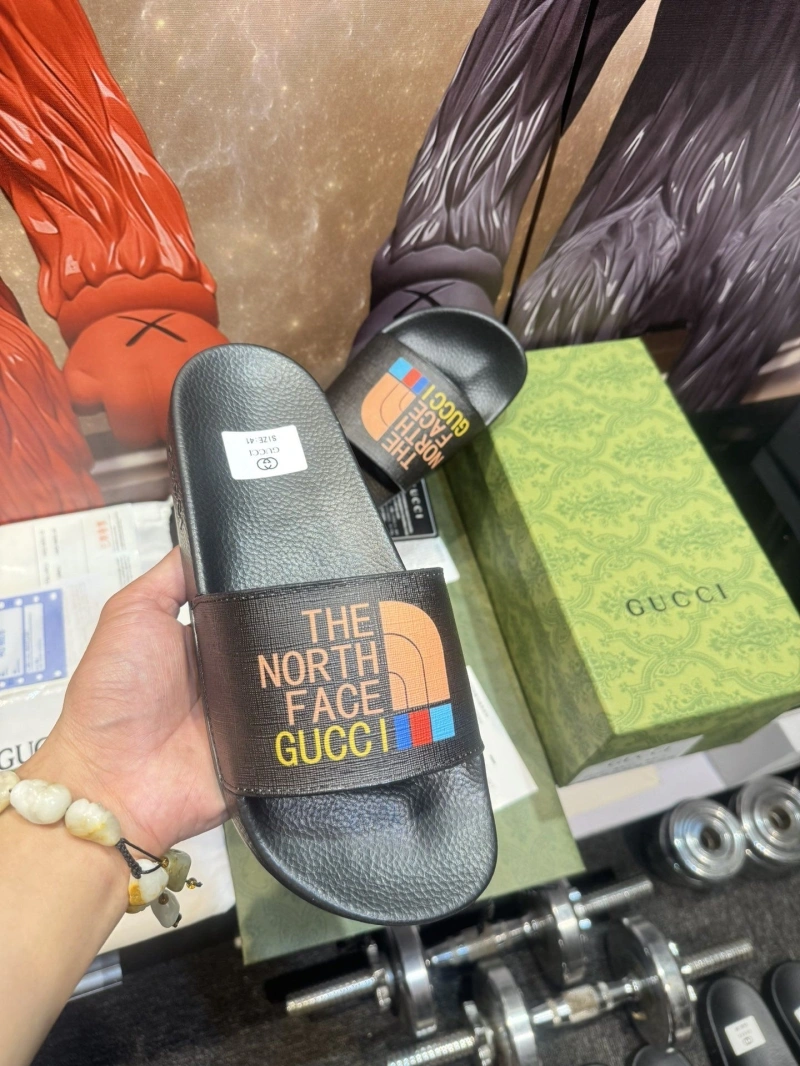 Resilient Gxccx Slippers 164597