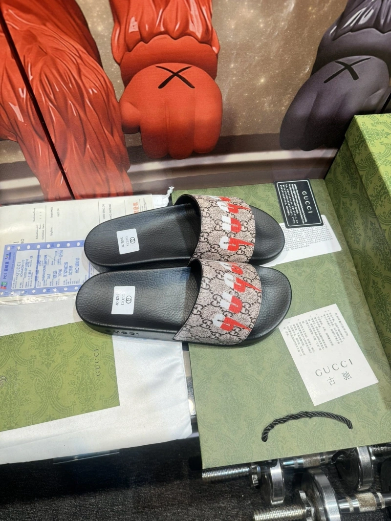 WellDesigned Gxccx Slippers 164599