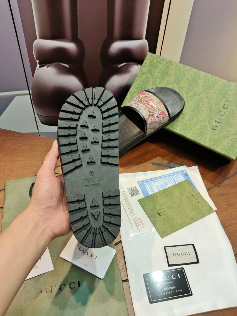 Affordable Gxccx Slippers 164493