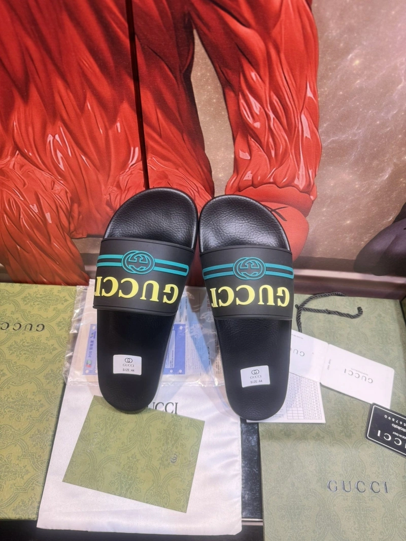 Resilient Gxccx Slippers 164439