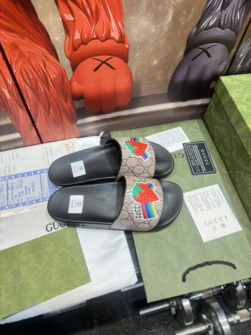 Minimalist Gxccx Slippers 164430